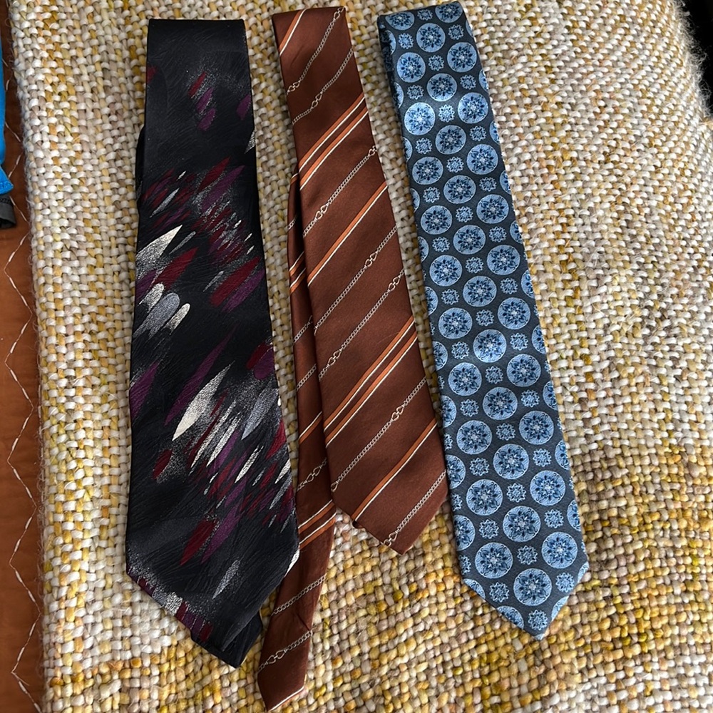 Bundle of 3 ties